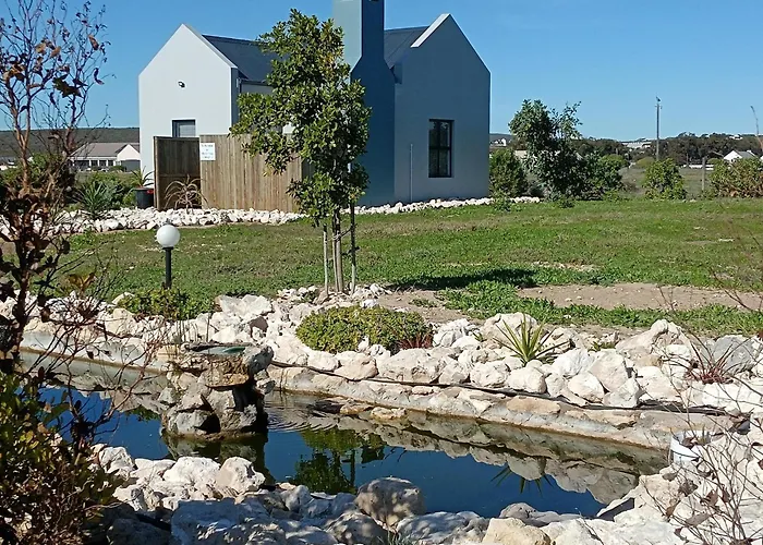 Silver Oaks Luxury Guest Cottage